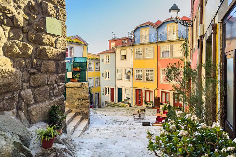2 hours Porto Walking Tour- Private Service - Rua das Flores to the Ribeira waterfront: the payoff walk