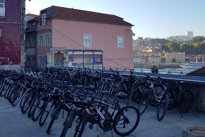 24 hour bicycle rental - Picking up at Rua de Camões: what you get (and what to bring)