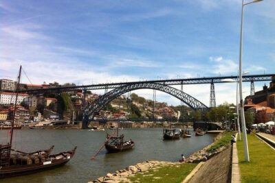 3-Hour Guided Walking Tour of Porto - São Bento Railway Station: quick stop, big visual payoff