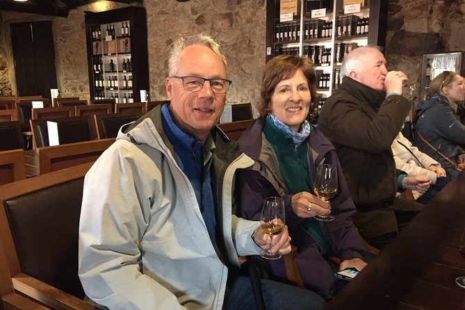 3 table wines & 5 Port wines + Tapas - Starting at Porto Cathedral: Fast Context, Real Direction