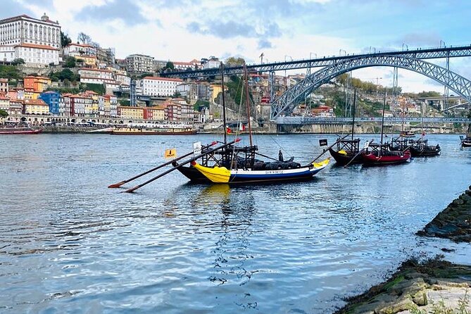 3h30 tour in Porto by Tuk Tuk - Stop 2: Porto Cathedral for the early roots