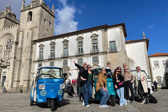 3h30 tour in Porto by Tuk Tuk - Stop 3: São Bento Railway Station tiles worth the stop alone