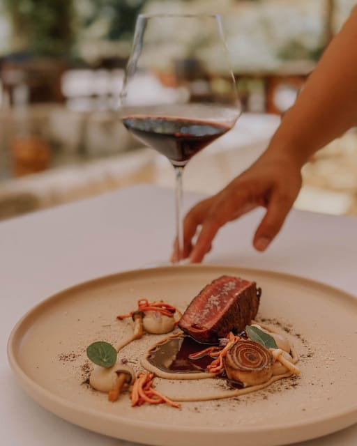 AMARANTE: Painting & Wine Tasting - make your onw art piece - The workshop with Inês Souza Cardoso: hands-on art that starts simple