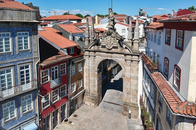 Authentic Braga & Guimarães: Small Historical Group Tour - Igreja de Nossa Senhora da Oliveira (Colegiada): back to the origins of the sacred