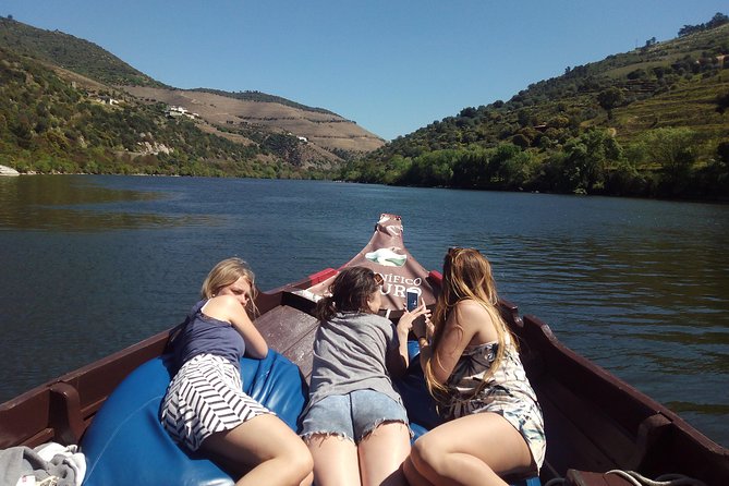 Authentic Douro Valley - small-Group Tour (Max 7) - Douro River lunch window: great timing, and lunch is on you