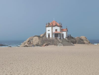 Aveiro, Costa Nova : Unique Daytrip from Porto - Getting Picked Up in Porto (and the car that keeps it simple)