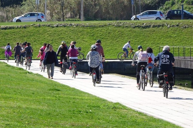 Aveiro Rent a Bike - 4 hours - Why Aveiro Works So Well on a Bike