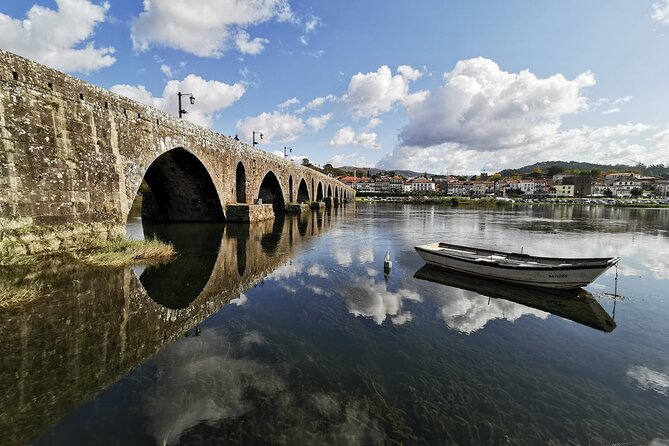Barcelos, Ponte de Lima & Viana Private Tour (All Inclusive) - Vinho Verde at the Interpretation Centre: Taste With Real Context