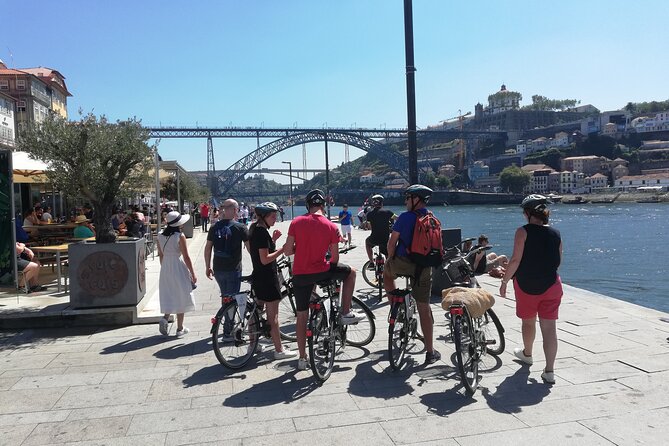 Bike or E-Bike Tour of Porto and Atlantic Coast - Esmoriz Walkways, Beaches, and the Pine Forest Road to Furadouro