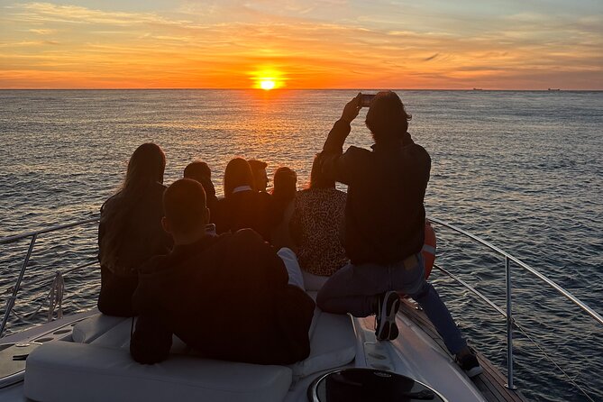 Boat Trip in Aveiro - Farol da Barra: the tall lighthouse and the Atlantic payoff