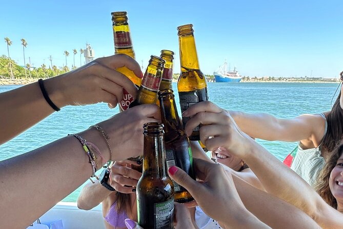 Boat Trip in Aveiro - Onboard comfort with an exclusive crew: what makes it feel VIP