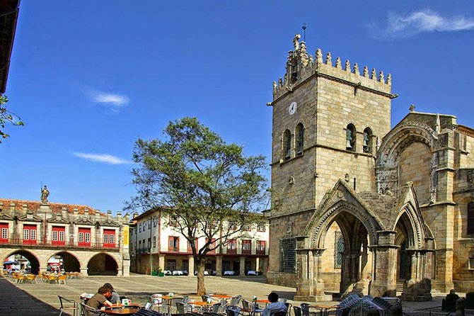 Braga and Guimaraes - All Inclusive from Porto - Lunch in Minho Style and a Winery Tasting That Actually Fits the Day