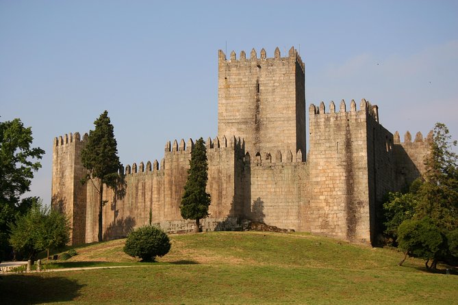 Braga and Guimarães Full Day Private Tour from Porto - Who should book this private Braga and Guimarães day?