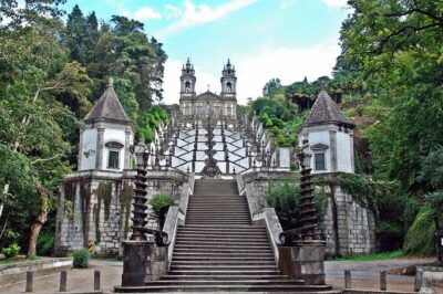 Braga and Guimarães Small-Group Tour with Lunch from Porto - Braga historic center and Se de Braga: getting your bearings fast