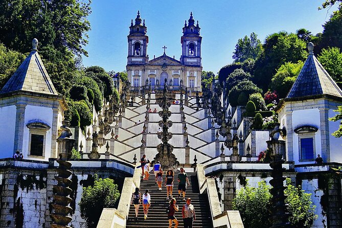 BRAGA E GUIMARÃES Private Historic Tour from Porto - Braga Cathedral Area: Se de Braga Walk and Exterior-First Touring