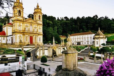 BRAGA E GUIMARÃES Private Historic Tour from Porto - Porto Pick-Up at 8:30 and the Drive Into Braga and Guimarães