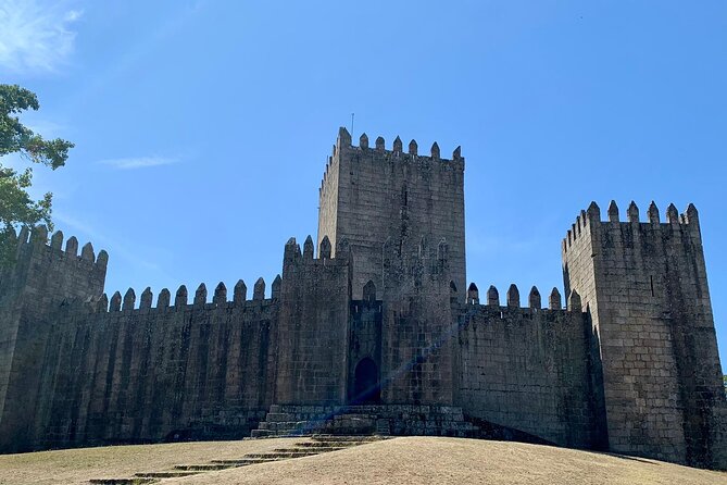 Braga/Guimarães: 1 Day with Lunch + farm and wine tasting - Getting picked up in Porto and settling into a private pace