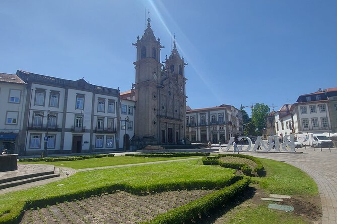 Braga/Guimarães: 1 Day with Lunch + farm and wine tasting - Sé de Braga: Portugal’s oldest cathedral visit