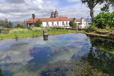 Braga - Roman & Baroque / Full Day - from Porto - Jardim de Santa Barbara and Torre de Menagem: breaks between big sights