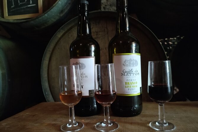 Complete Private Douro Valley Wine Tour - Stop 3 in Sabrosa: a century-old house lunch with five nectars