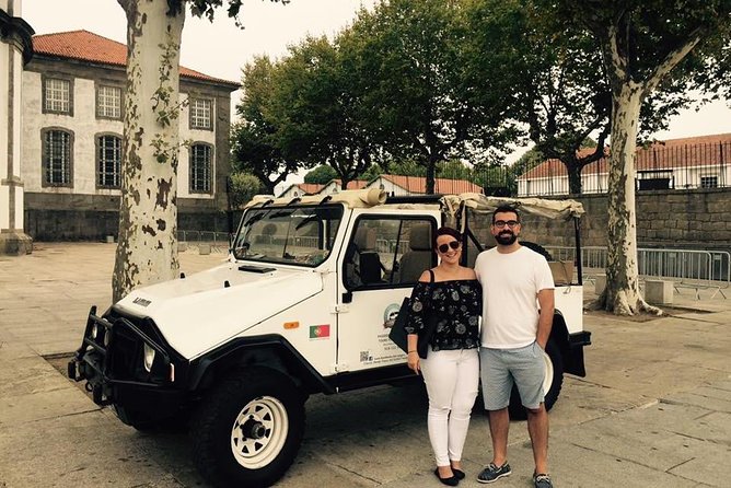 Discover the essence of the classic port UMM military jeep - Stop 2: Igreja do Carmo for another short, high-impact context stop
