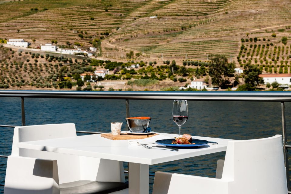 Douro Luxury - Private Cruise Premium Winery and Restaurant - Lunch with Wine Harmonization and Douro Views