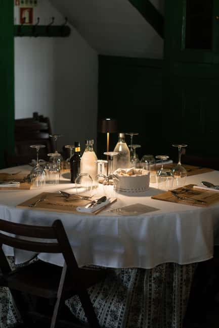 Douro: Quinta de Santa Júlia Lunch, Tour, & Wine Tasting - Lunch at the Wood-Burning Cooker: The Douro on a Plate