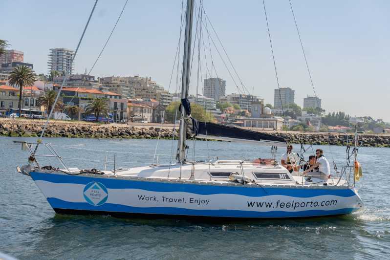 Douro River Cruise with Cheese & Tonic Porto in a Sailboat - São Pedro da Afurada: Starting With a Classic River-Edge Neighborhood