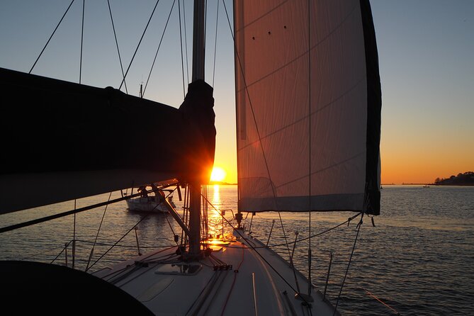 Douro Sunset Sailboat Experience in Porto - Porto from the water: what makes this sunset sail work