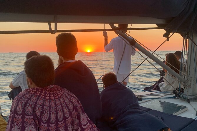 Douro Sunset Sailboat Experience in Porto - Porto Tónico, snacks, and the onboard rhythm