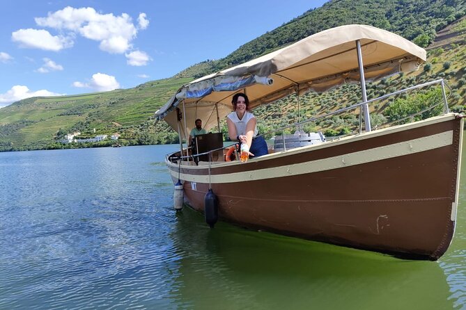 DOURO VALLEY & AMARANTE: Private Tour, Wine Tour and Cruise - Pinhão river cruise: the Douro looks different from the water