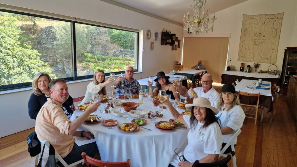Douro Valley-Expert Guide-Boat-Lunch-Tastings PremiumService - What Makes the Guides Matter (And Why Small Groups Help)