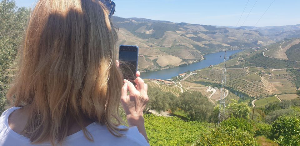 Douro Valley-Expert Guide-Boat-Lunch-Tastings PremiumService - Pinhão Boat Cruise: The River Moment With Wine in Hand