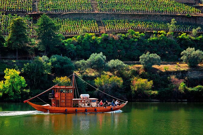Douro Valley Wine Tour Private Group, 1h Cruise, Lunch from Porto - Miradouro Torguiano: the viewpoint that makes the whole day click