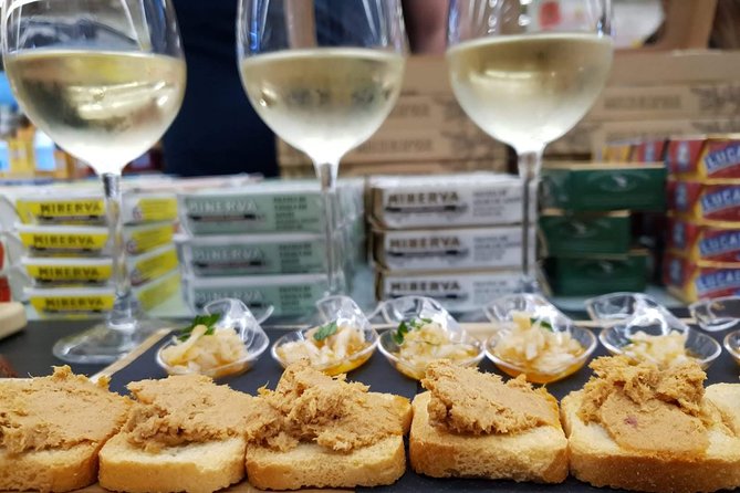 Eat & Tell Porto's Tale: The historical tour that goes through your stomach! - Dom Luís I Bridge and the Ribeira walk with Port wine history