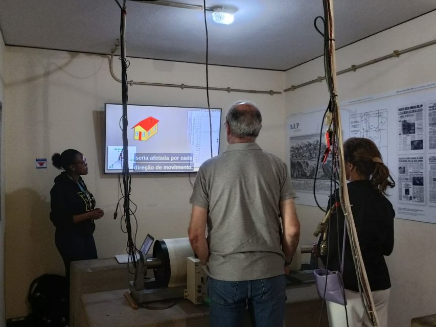Exclusive visit to the Geophysical Institute of Porto - Earthquakes vs nuclear tests: waves, sensing, and epicenter math