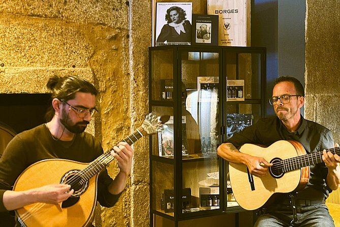 Fado Concert with Welcome Drink - The Fado lesson in English (and beyond)
