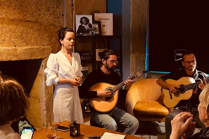 Fado Concert with Welcome Drink - The welcome drink, wine options, and non-alcoholic choices