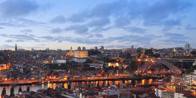 Fado Dinner Show and Night Lights Tour in Porto - The night lights drive: from city avenues to the coast