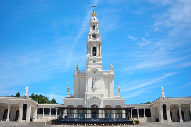 Fátima private tour from Porto in Mercedes car (1 to 4 people) - Price and logistics: why this costs what it costs