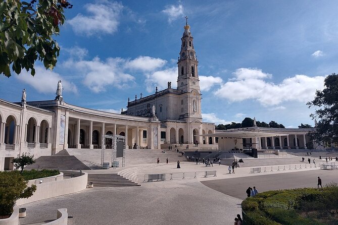 Fatima Sanctuary and Pastorinhos Village Private Tour From Porto - Pastorinhos Village and Casa de Lúcia: The Human-Scale Stops