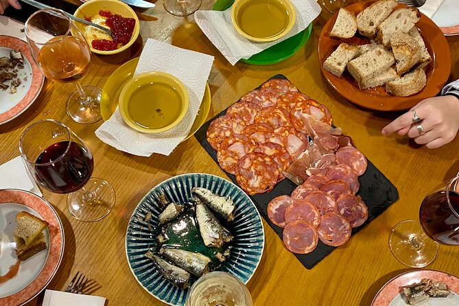 Food Tour: Wine, Beer & Liquor - Porto’s Secret Spots - Quick timing and what to wear