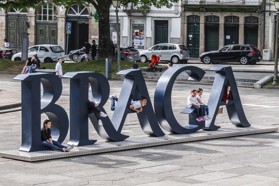 From Porto: Braga & Guimarães Full-Day Tour - UNESCO Guimarães: historic streets that reward a slow walk