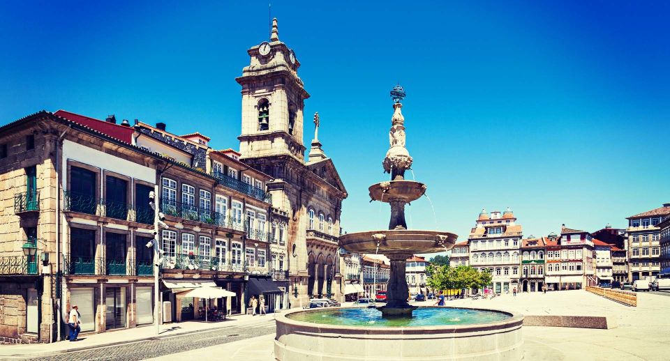 From Porto: Braga & Guimarães Full-Day Tour - Bom Jesus do Monte: climb the monumental staircase with the right expectations