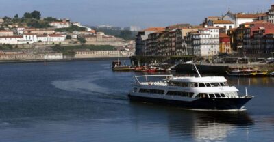 From Porto: Douro River Cruise, Winery Visit & Lunch - Meeting at Estiva Quay and settling into the river cruise vibe