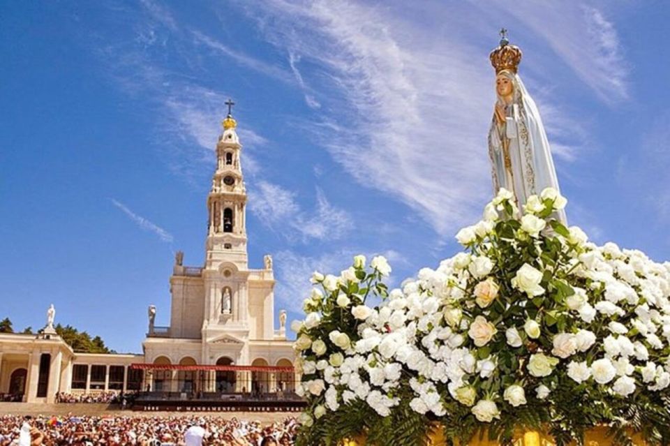 From Porto: Fatima and Miracle of Santarem Private Day Tour - Why the tour links Fátima and Santarém at all