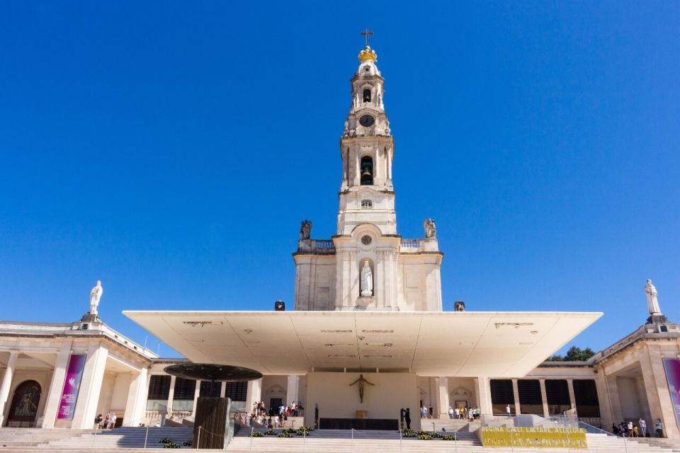 From Porto: Fatima and Miracle of Santarem Private Day Tour - The drive day from Porto: private comfort is the real feature