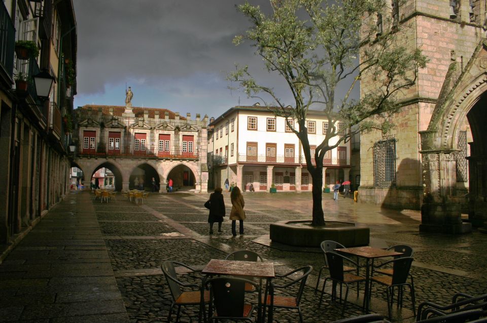 From Porto: Full-Day Trip of Minho Region - Guimarães Castle: The Views and the “Birthplace” Story