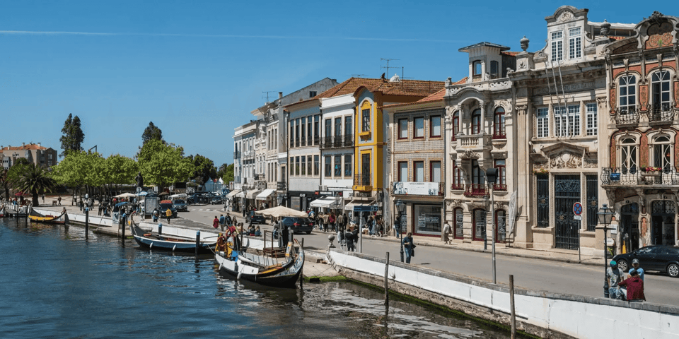 From Porto: Full-Day Trip to Coimbra & Aveiro with Boat Ride - Coimbra lunch timing: how to handle the “not included” gap