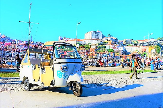 Full-Day Private Tuk Tuk All Around Porto - Igreja do Carmo and the Old Prison Turned Photography Center